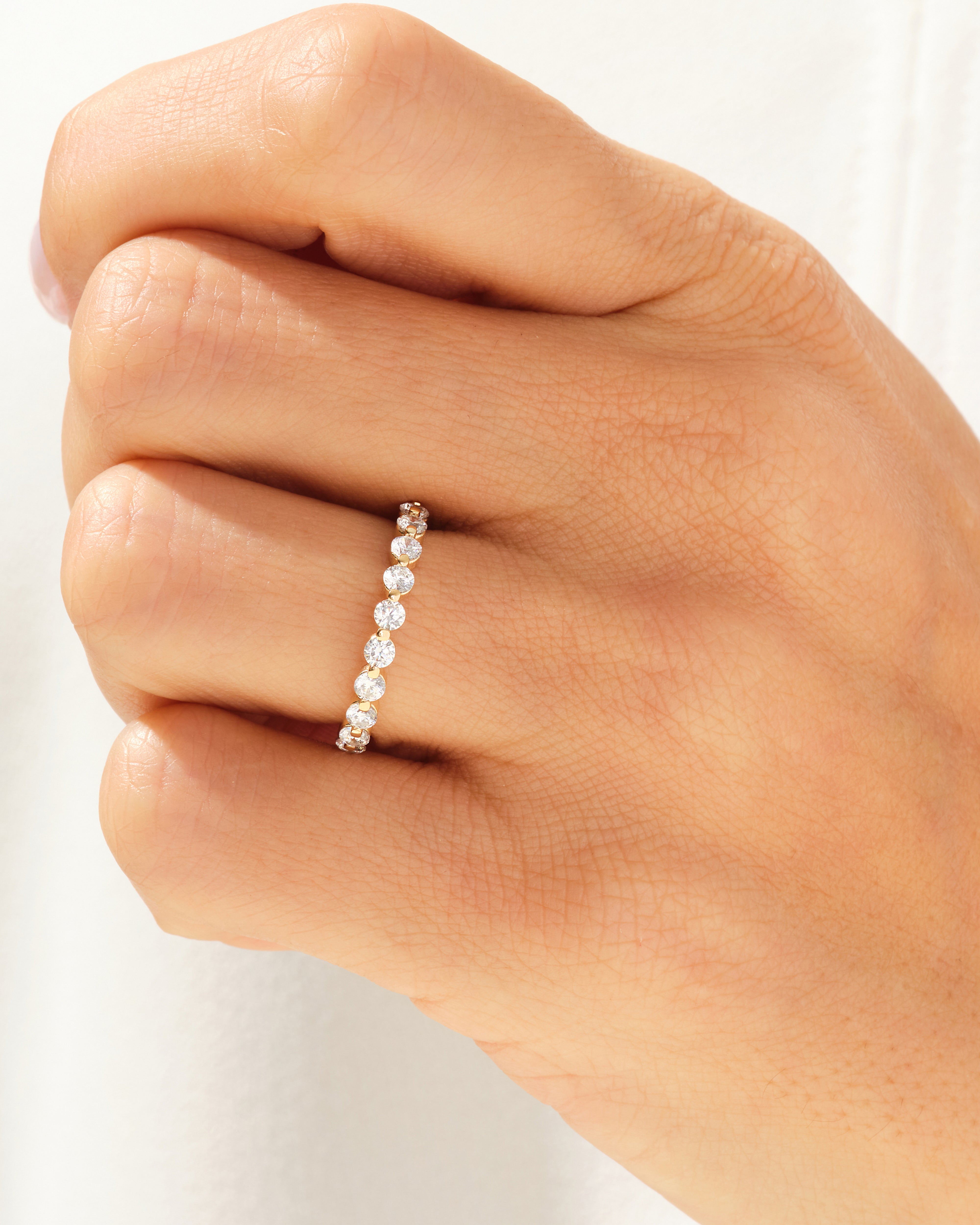 Floating Eleven Stone Anniversary Band (0.55 CT TW)