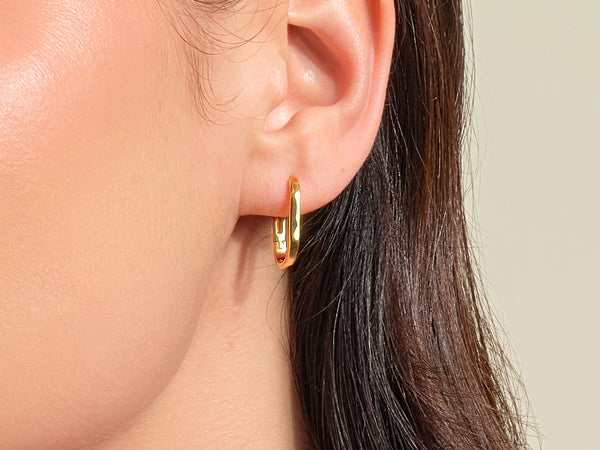 14k Solid Gold Elongated Oval Hoop Earrings