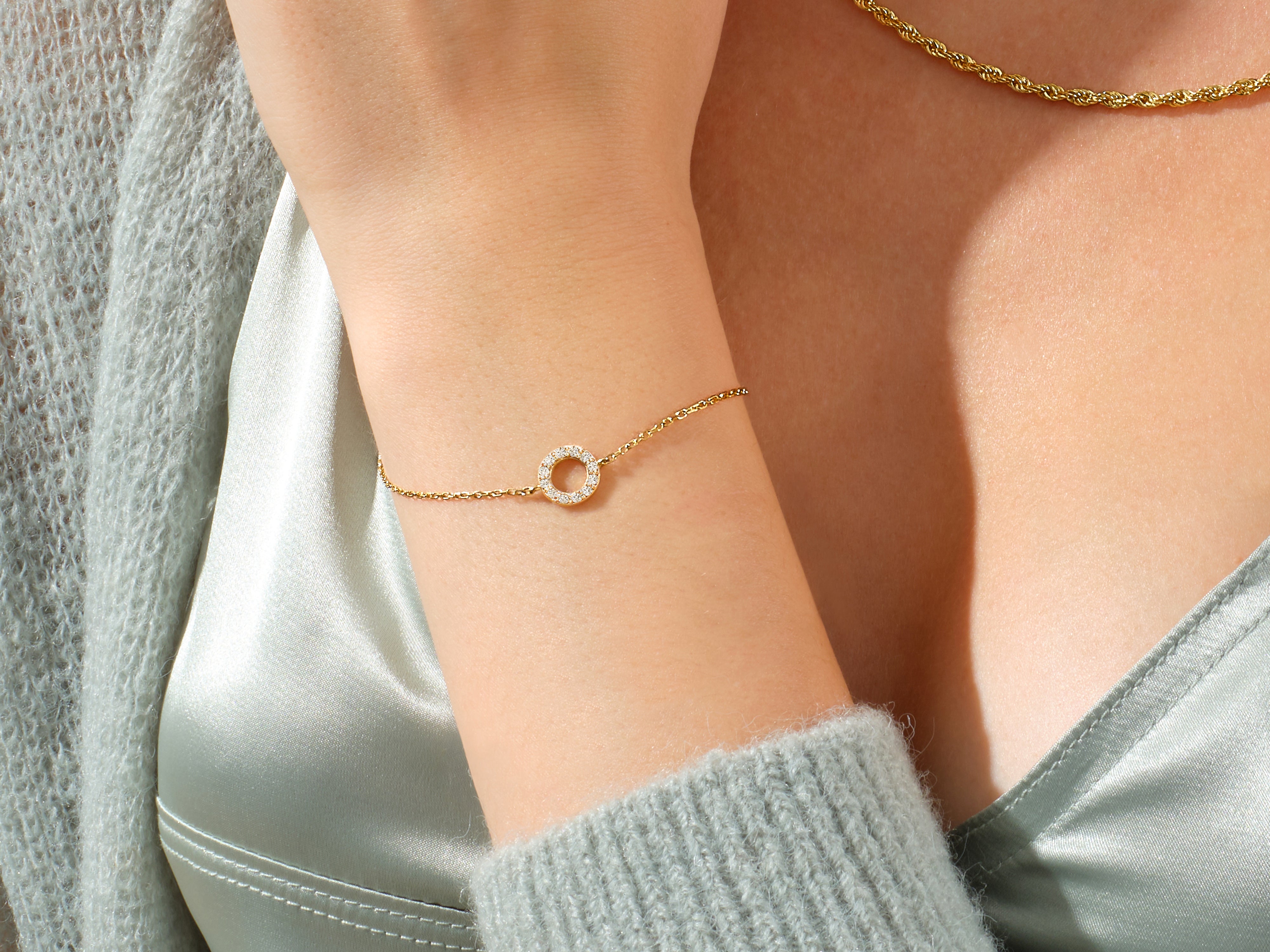 Minimalist Round Bracelet