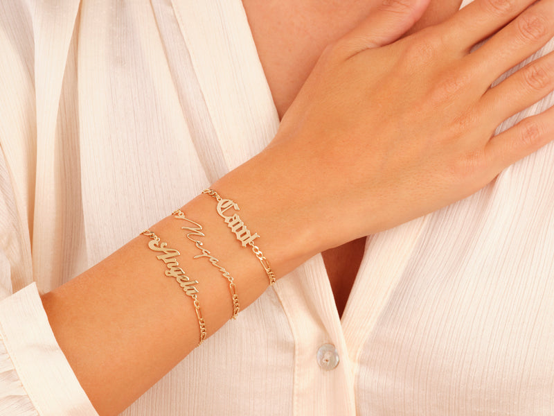 Figaro Old English Font Name Bracelet