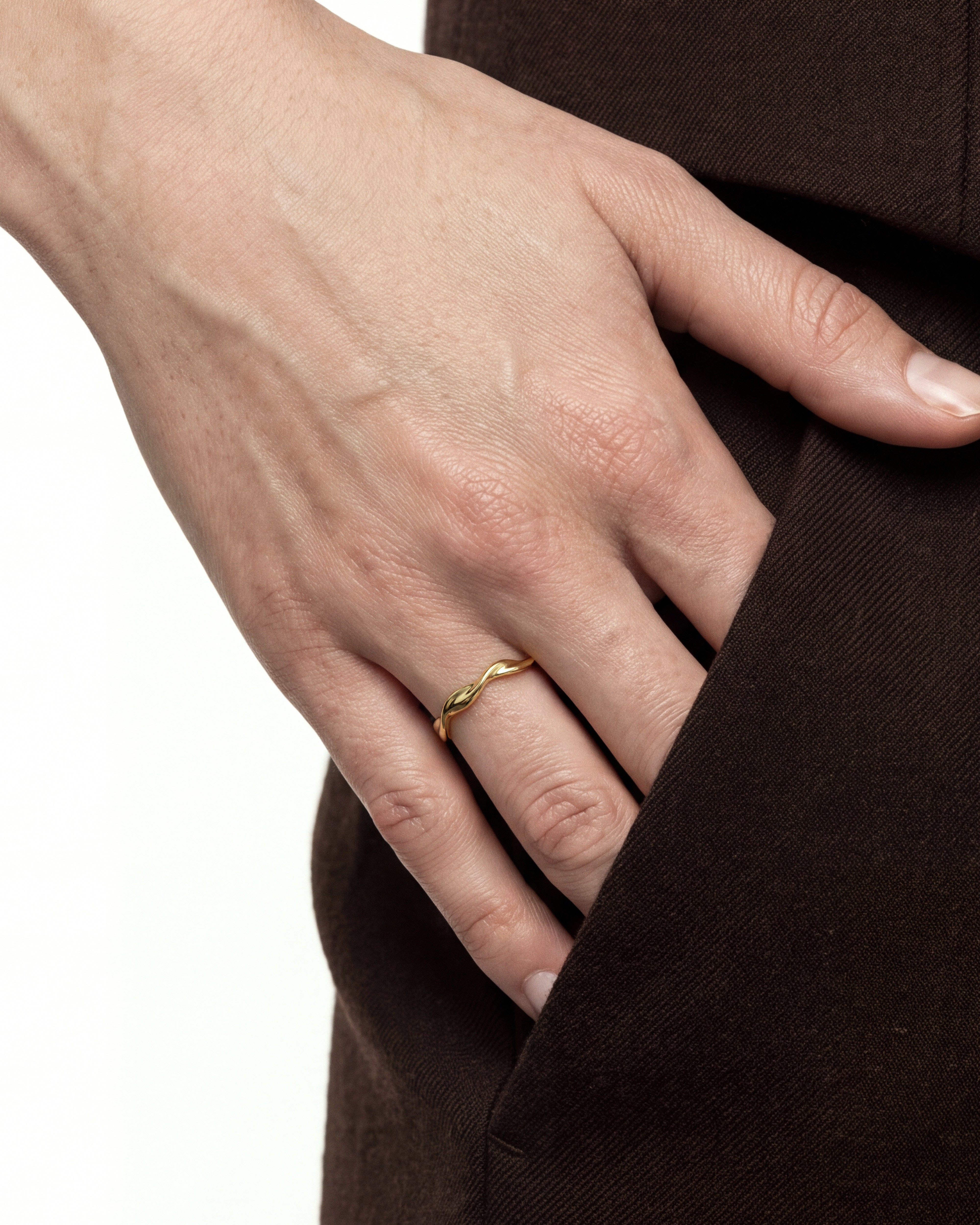 Twisted Wave Ring
