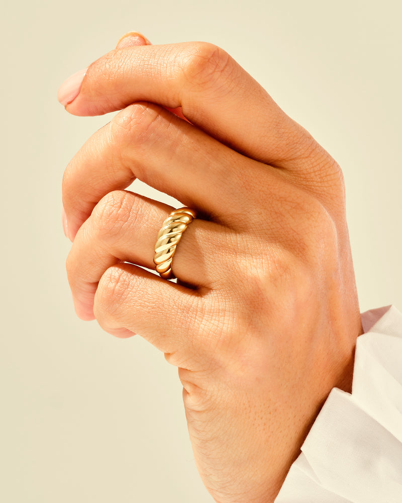 Croissant Ring | Eternate