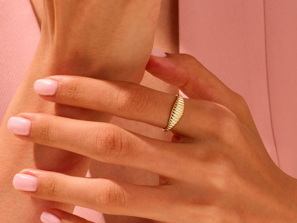 Minimalist Wavy Signet Ring