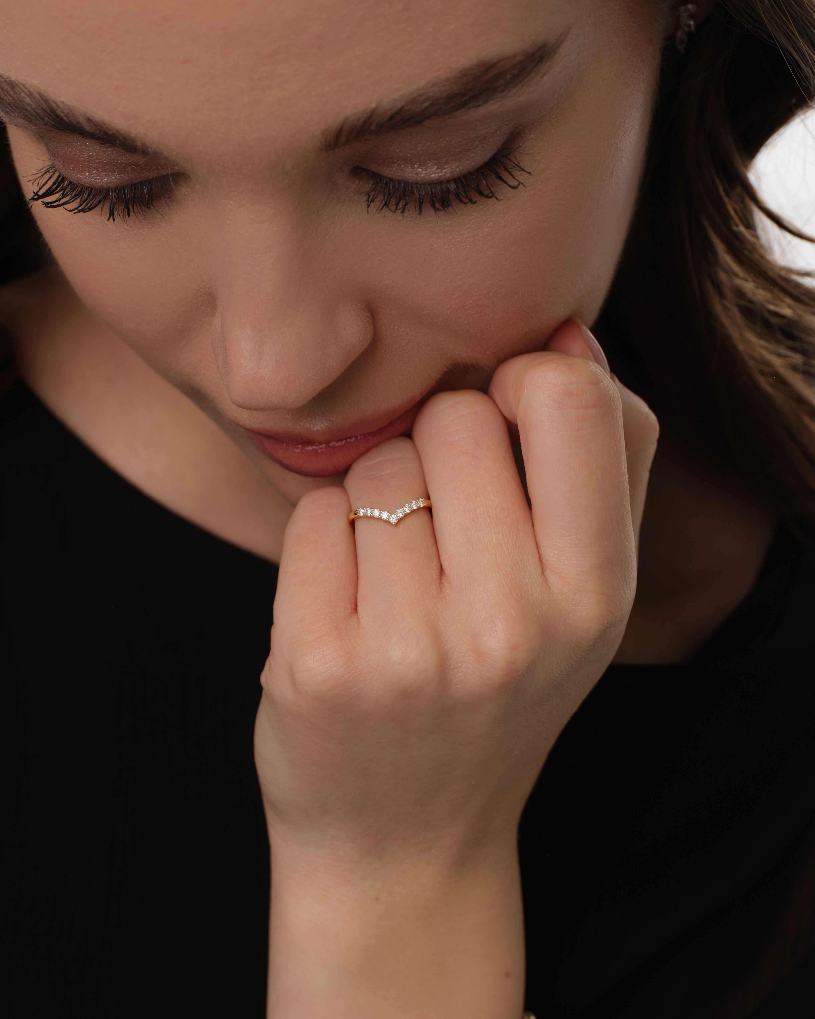 Shared Prong Chevron Wedding Band (0.30 CT TW)