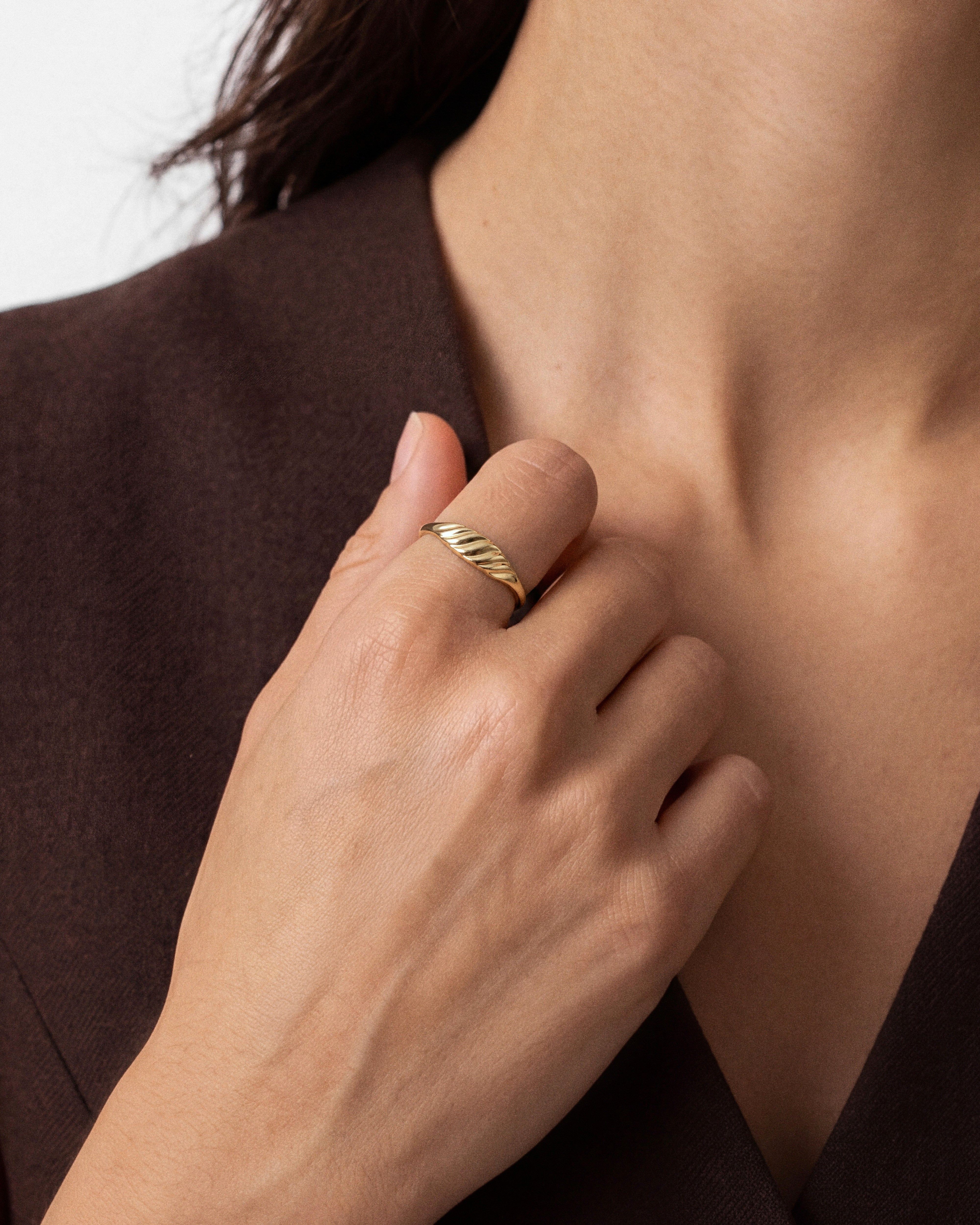 Wave Signet Ring