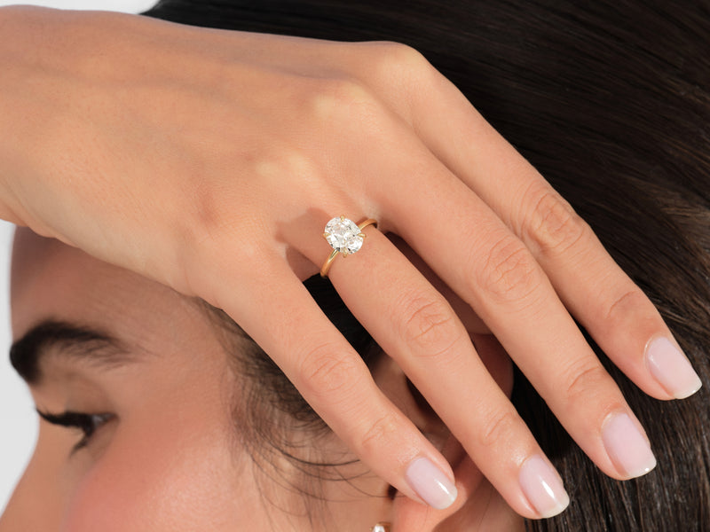 4-Prong Solitaire Oval Cut Moissanite Engagement Ring (2.00 CT)