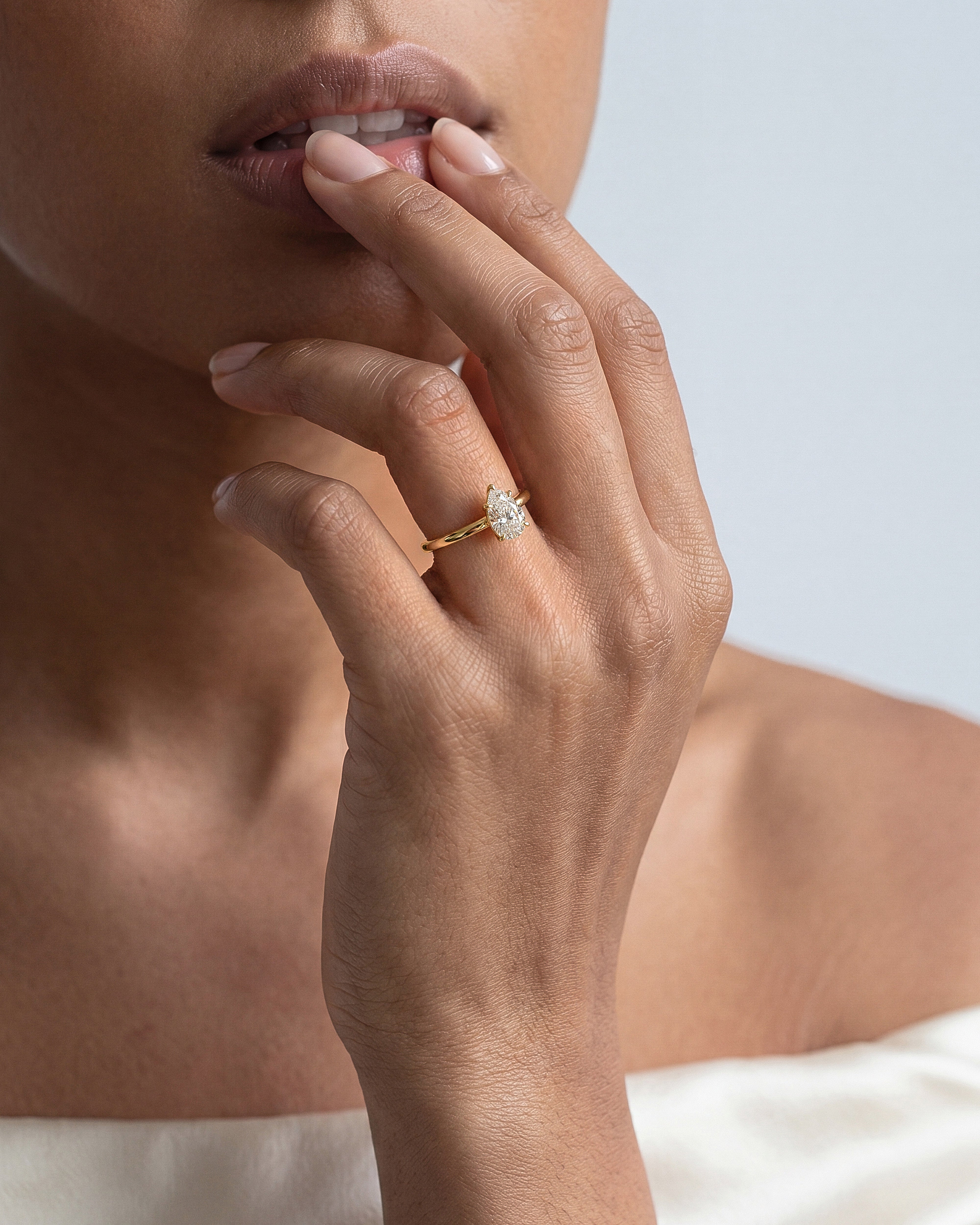 Pear Cut Solitaire Moissanite Engagement Ring (1.00 CT)