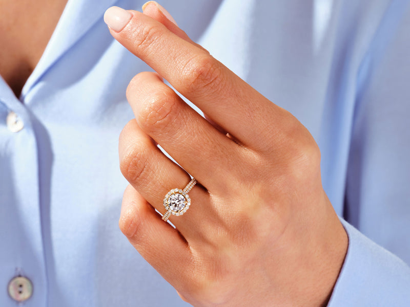 Sparkling Brilliance: Engagement Rings Halo Settings and Lab-Made Diamonds Sparkling Brilliance: Engagement Rings Halo Settings and Lab-Made Diamonds