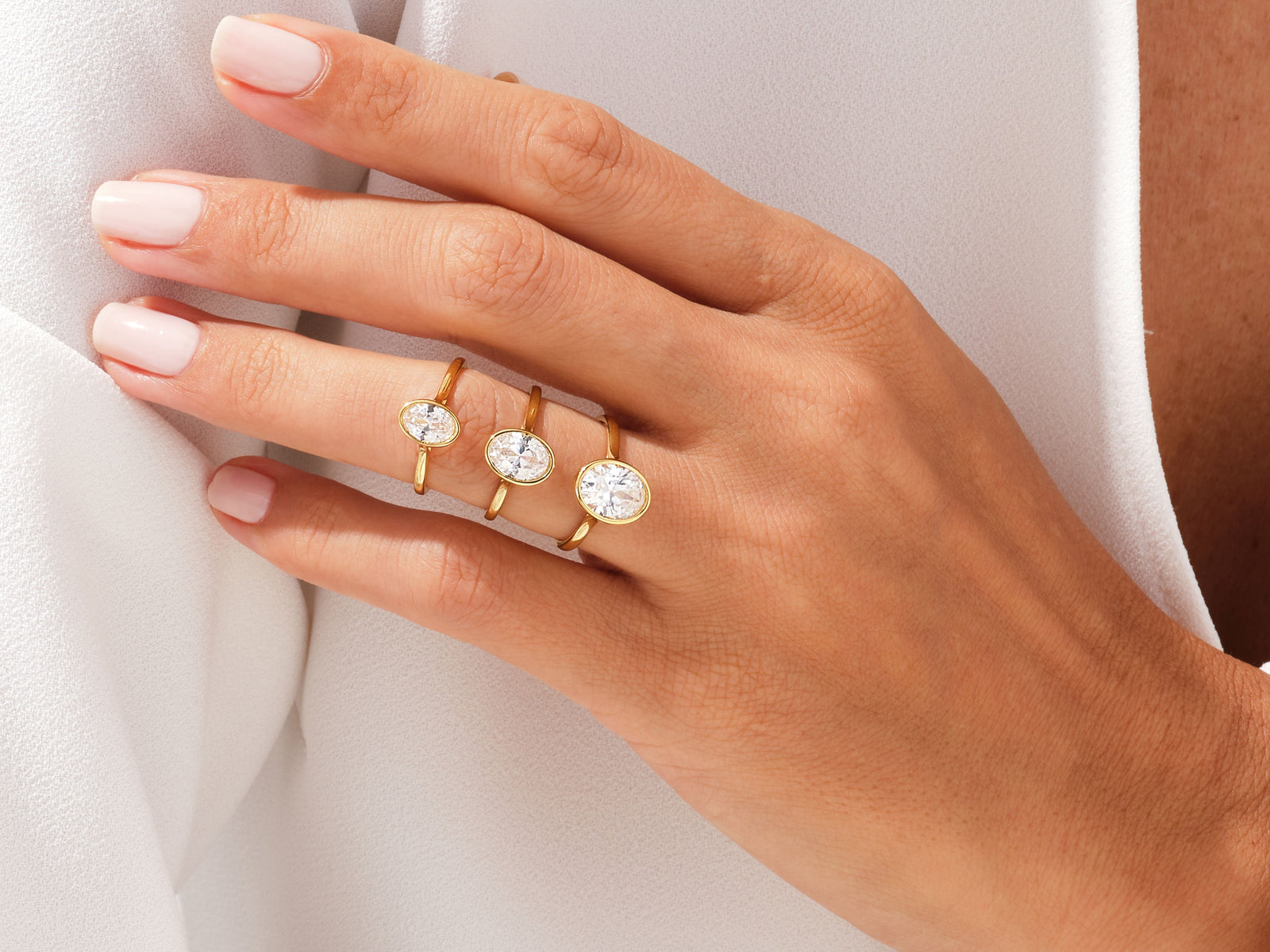 Bezel Oval Lab Grown Diamond Engagement Ring CT)