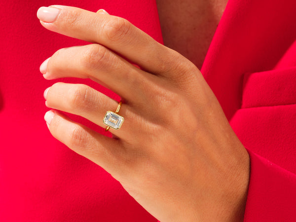 Bezel Emerald Moissanite Engagement Ring (3.00 CT)
