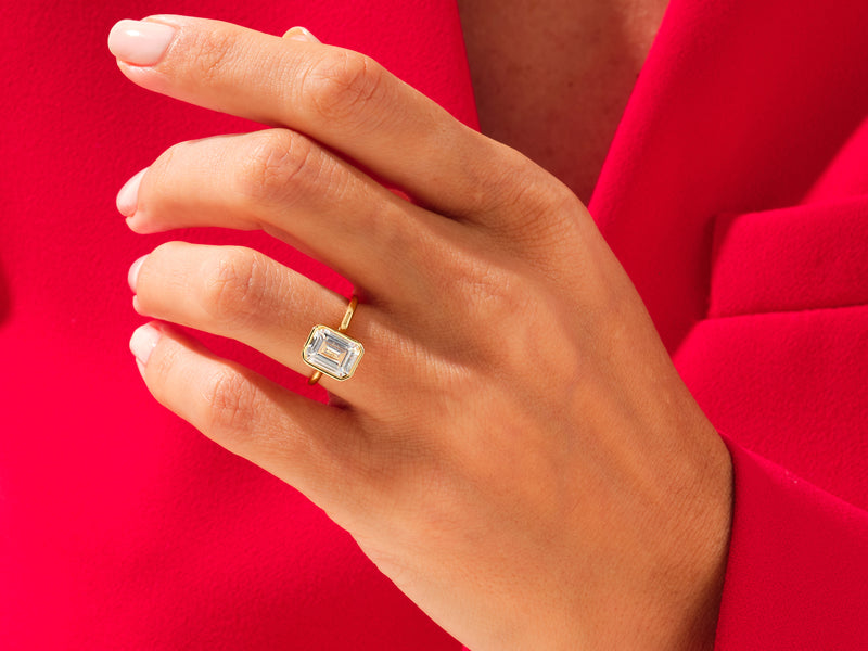 Bezel Emerald Moissanite Engagement Ring (3.00 CT)