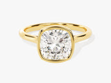 Gold ring with cushion-cut diamond, fine jewelry