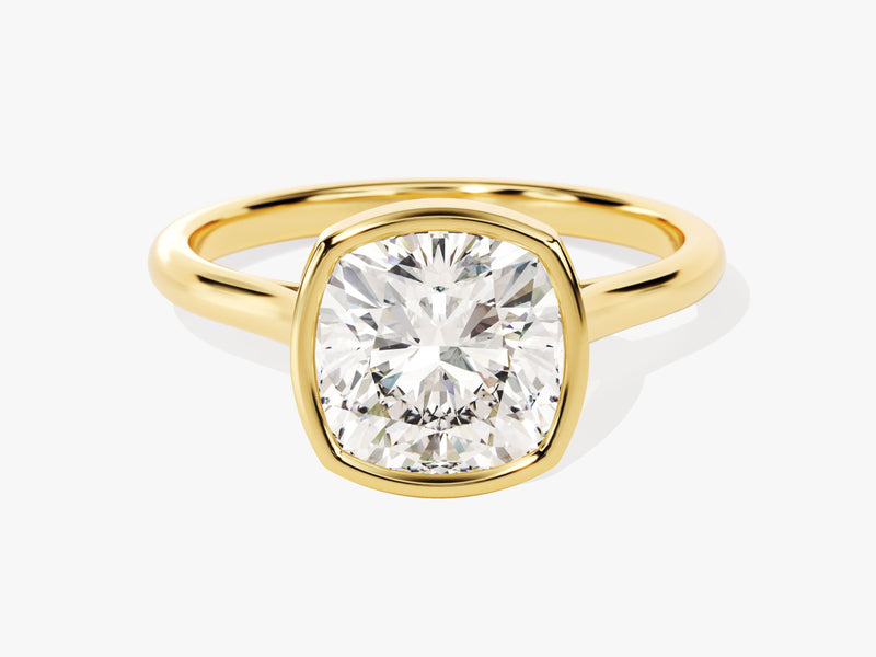 Gold ring with cushion-cut diamond, fine jewelry