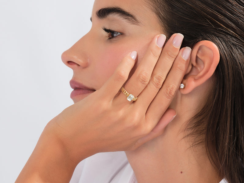 Chain Band Emerald Cut Moissanite Engagement Ring