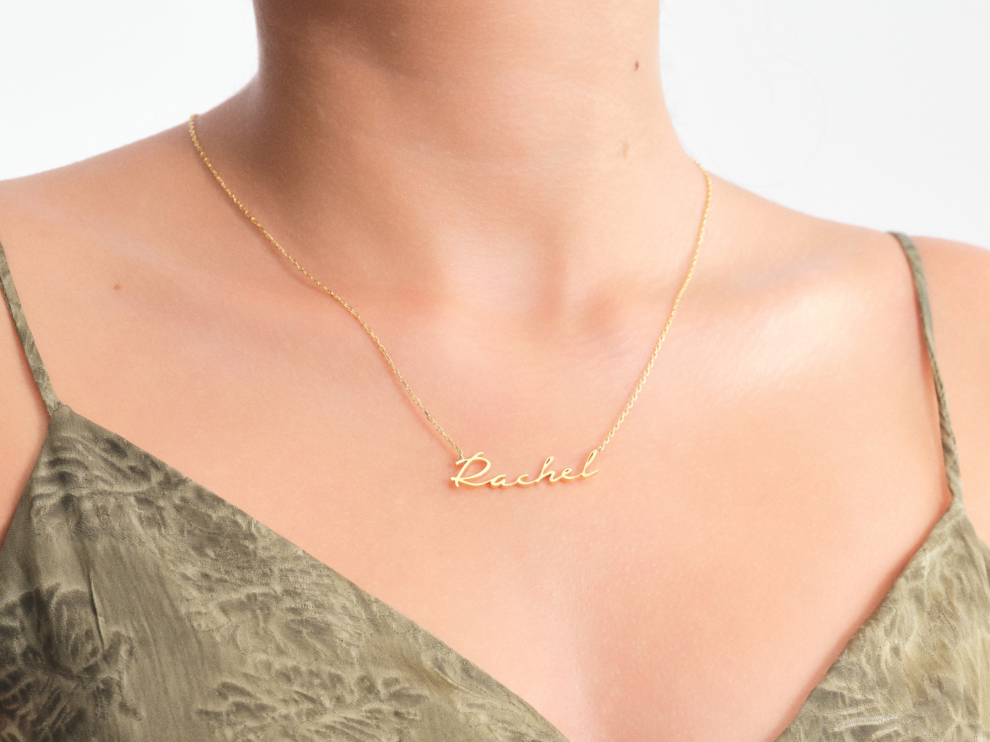 signature standard necklace model