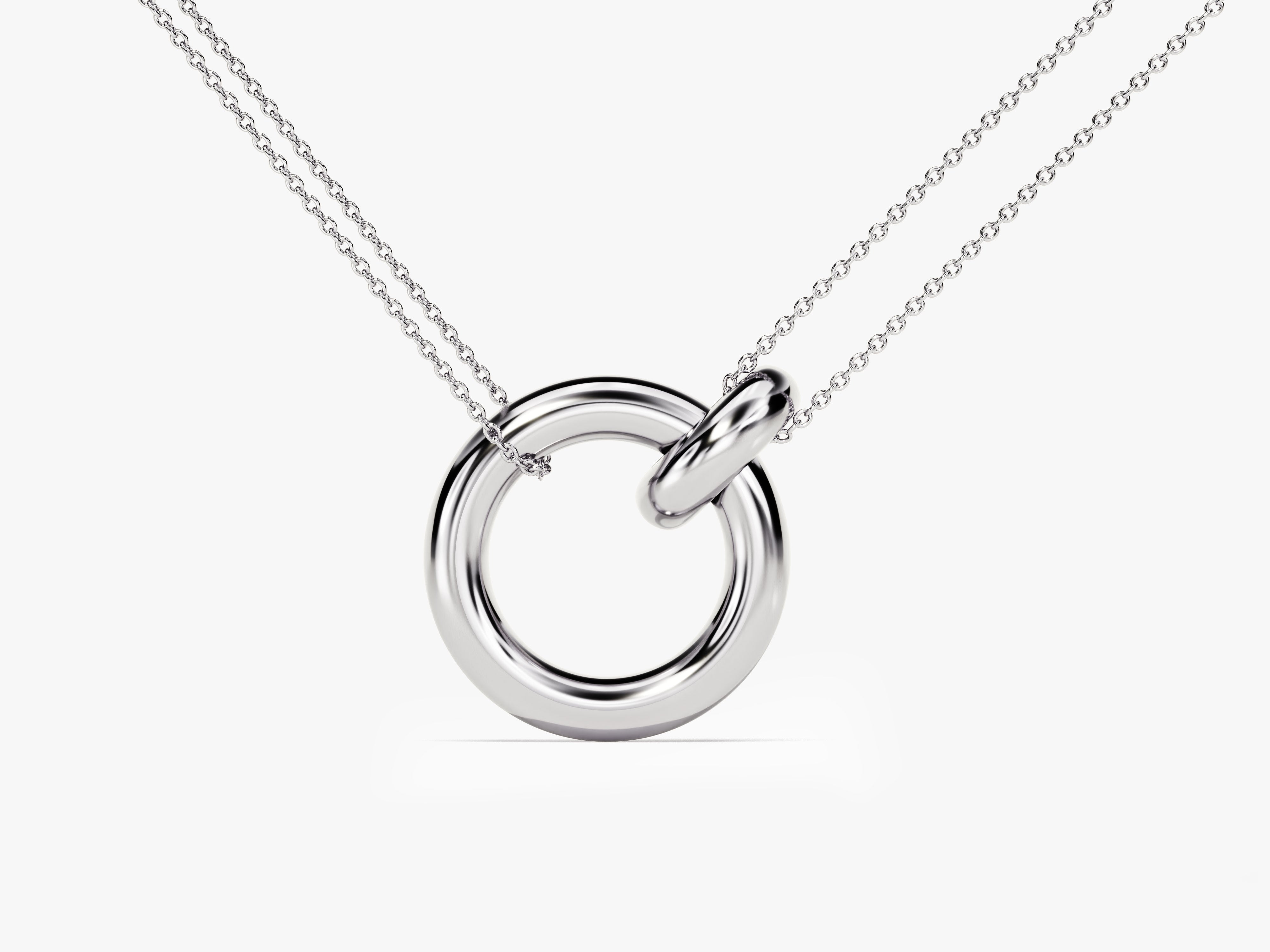 Silver interlocking circle pendant necklace jewelry