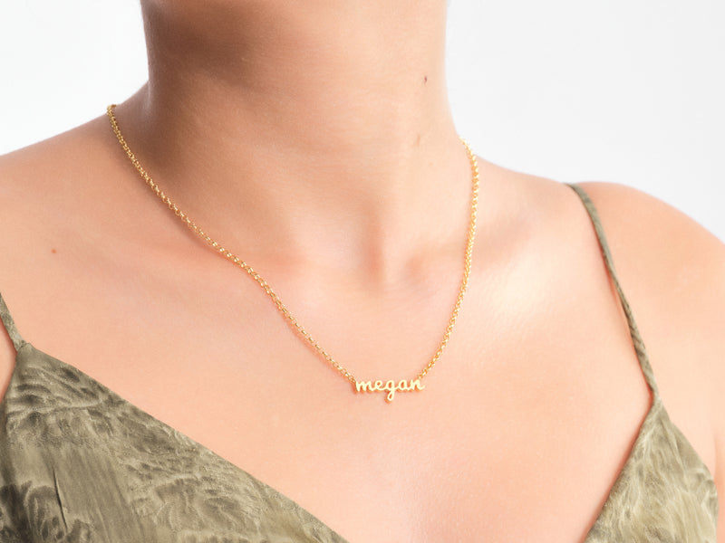 script rolo necklace model