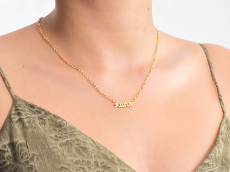 vintage rolo necklace model