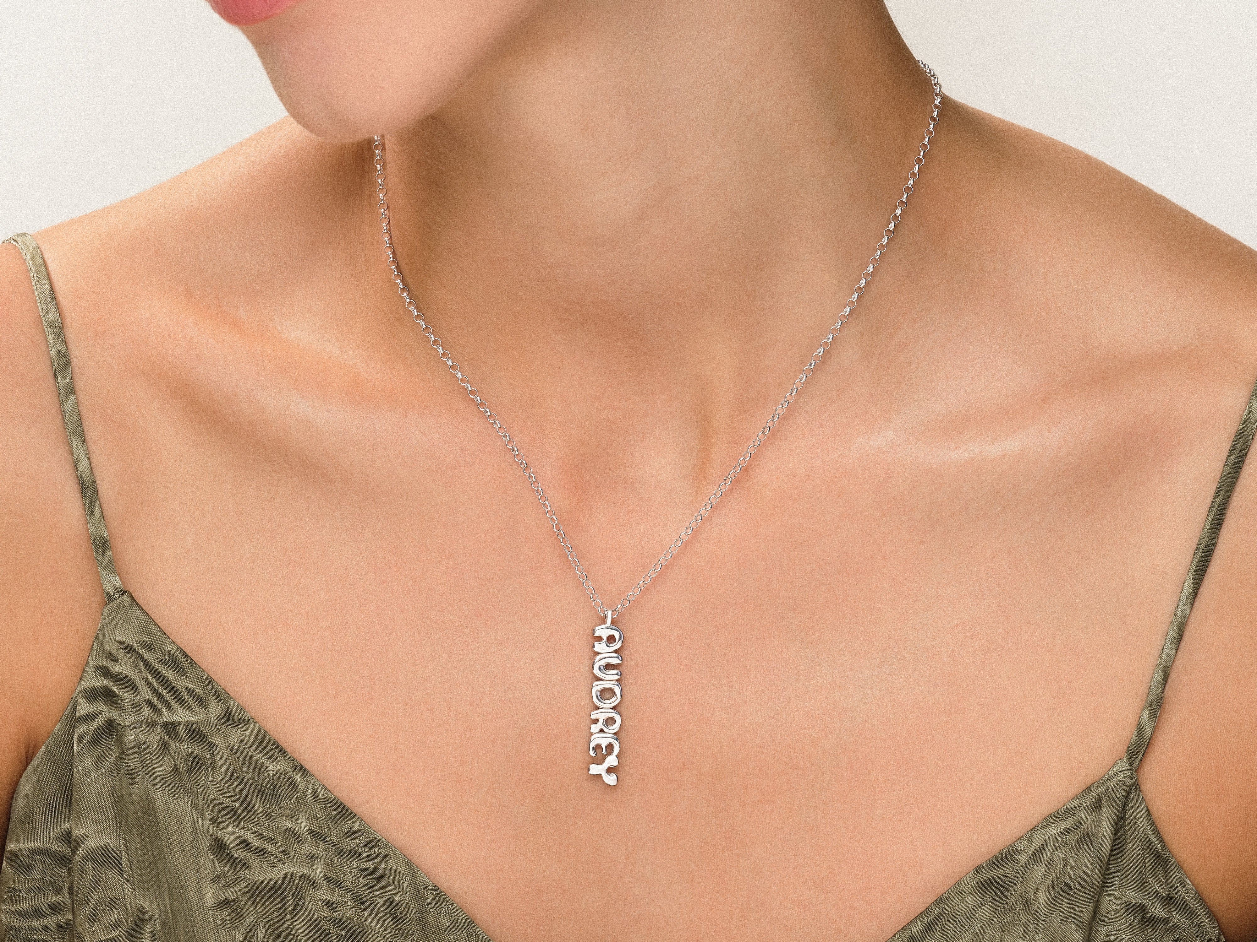Silver vertical name necklace "Audrey" from jewelry collection