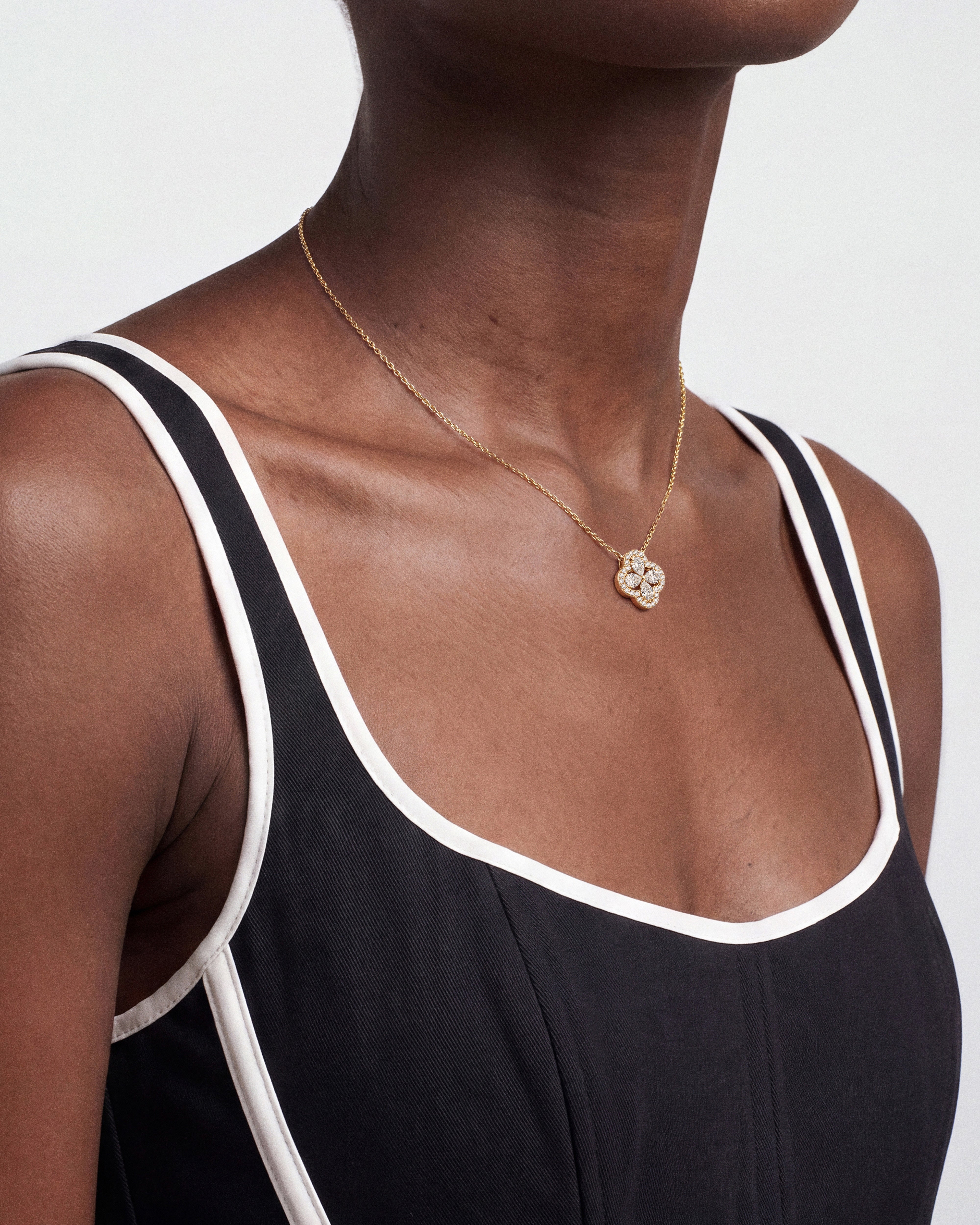 Clover Halo Necklace