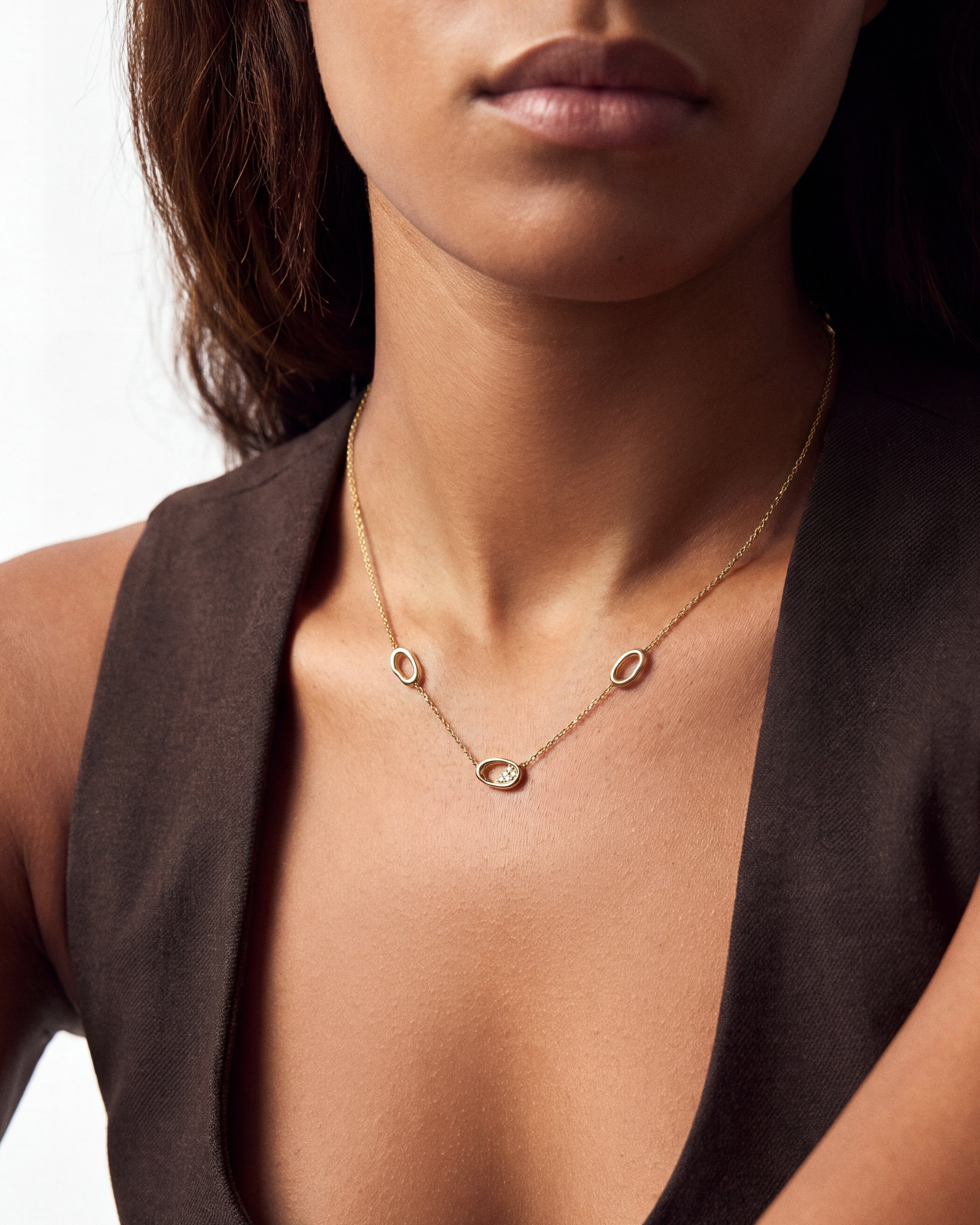 Fluid Oval Station Necklace