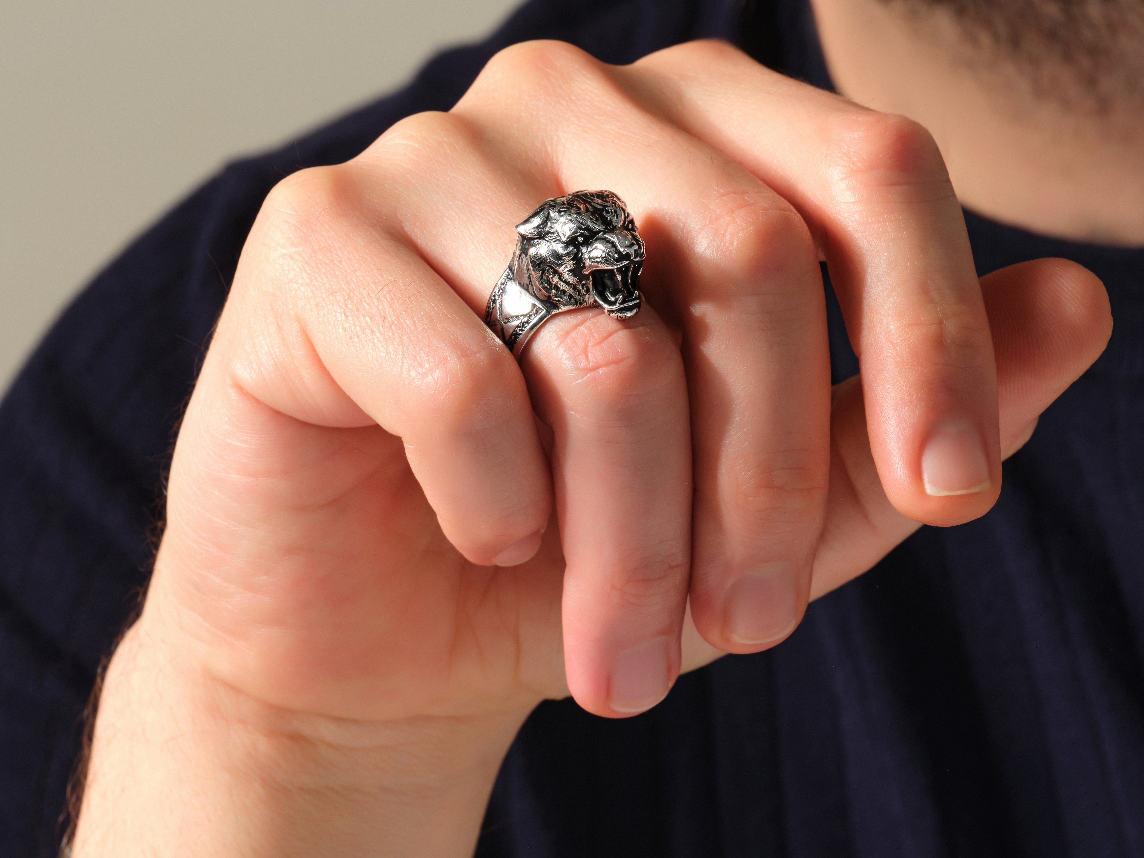 Men's silver panther ring from jewelry company