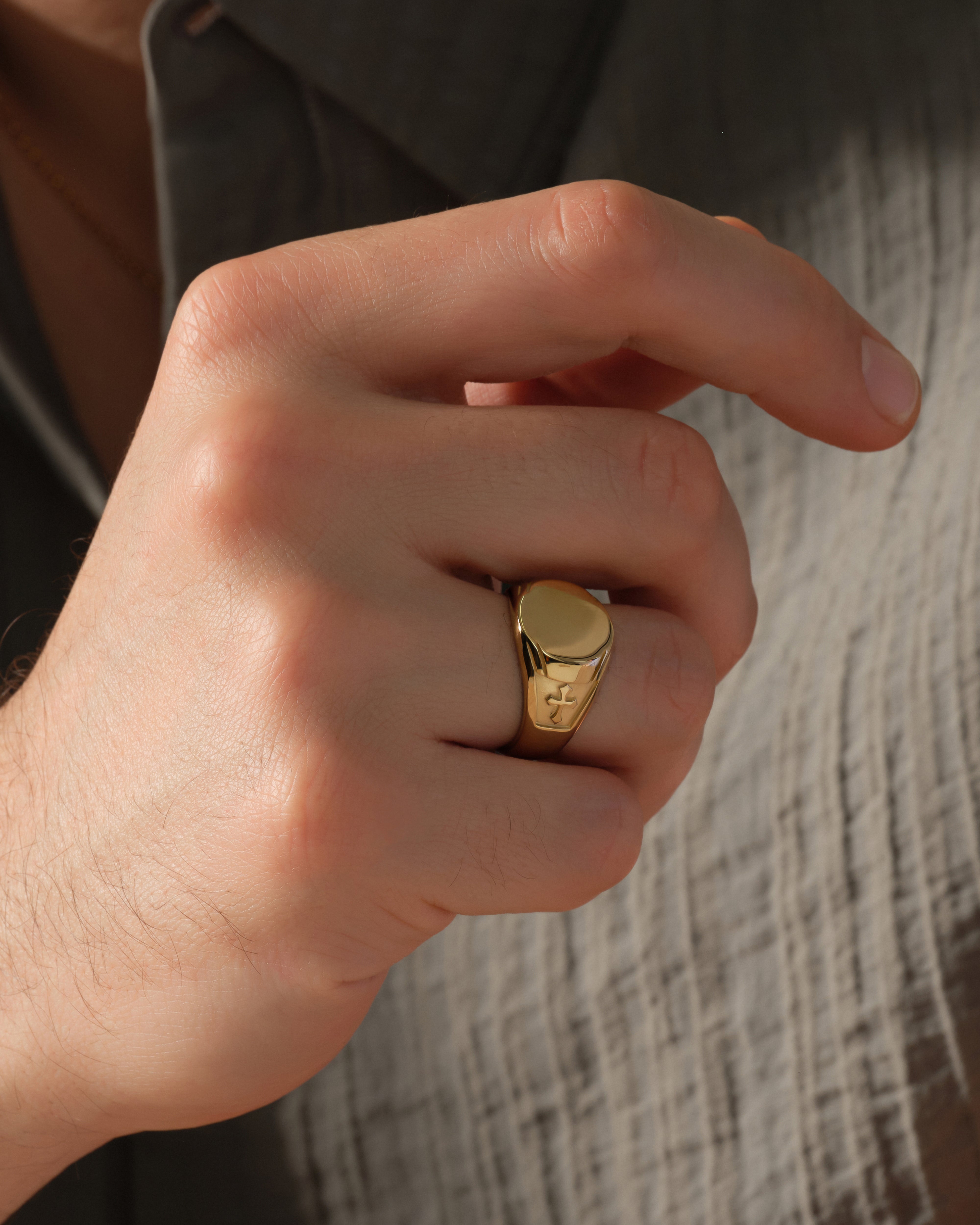 Engravable Round Signet Ring - Gold Vermeil